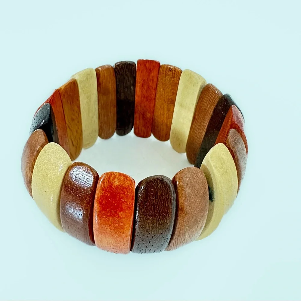 N/A artisan carved